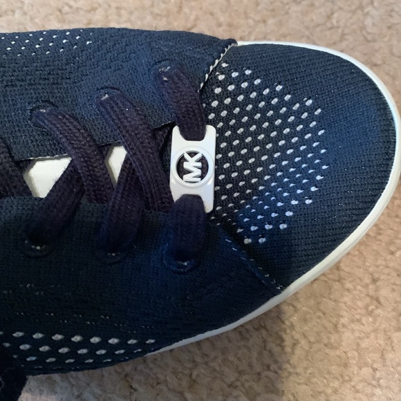 Women’s Shoes - Picture 3 of 5